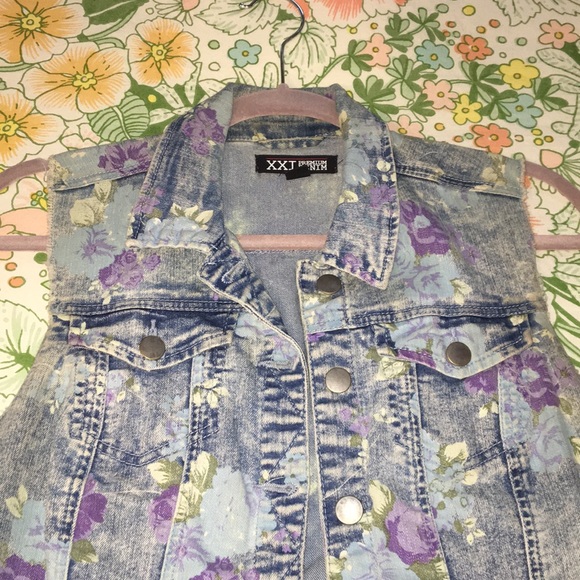 Forever 21 floral print denim vest - Picture 4 of 4